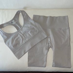 Workout Set Glute Lifting Leggings and Sports Bra